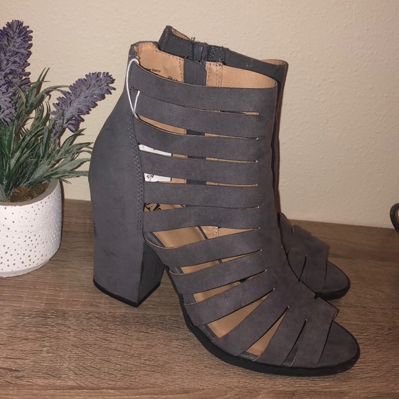 Shoes - Like New Shoes